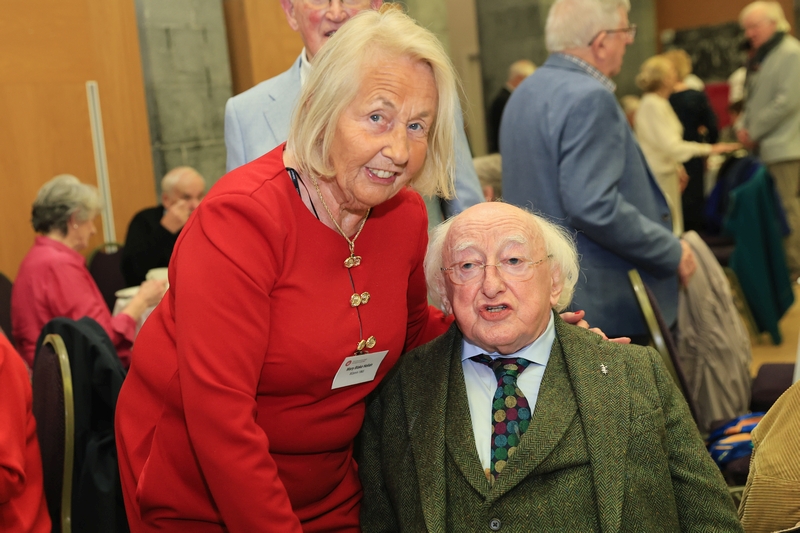 UniAlumni-2092800.jpg (0.3 MB)