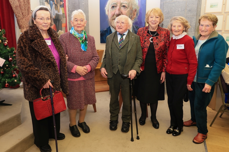 UniAlumni-2246800.jpg (0.4 MB)