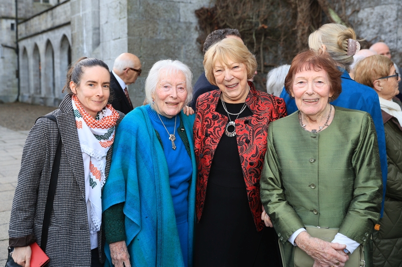 UniAlumni-2267800.jpg (0.4 MB)