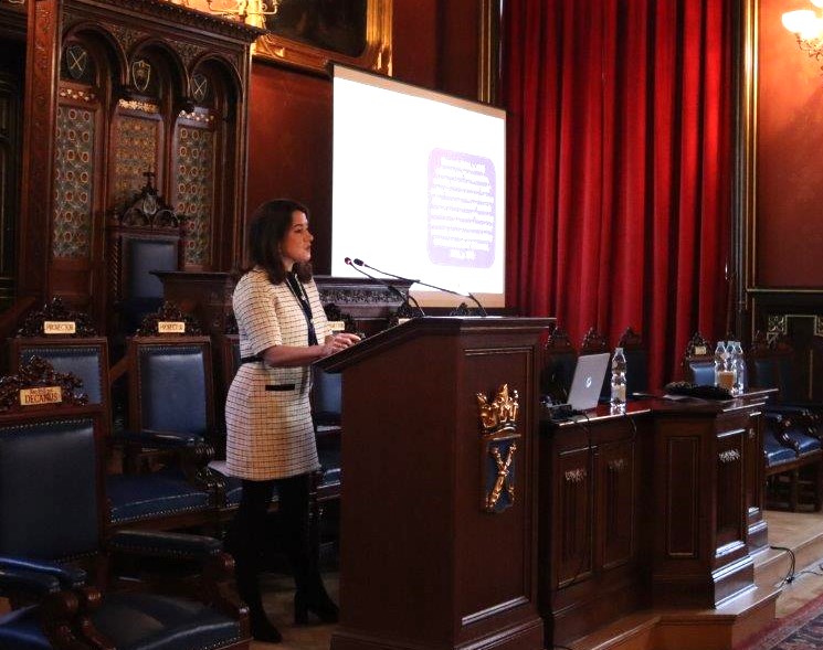 Prof. Elaine Keane giving keynote address at World Conference on Qualitative Research