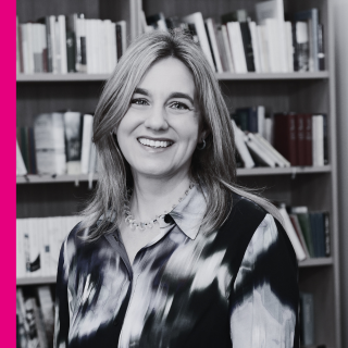 Prof Rebecca Braun headshot