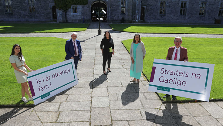 Straitéis na Gaeilge